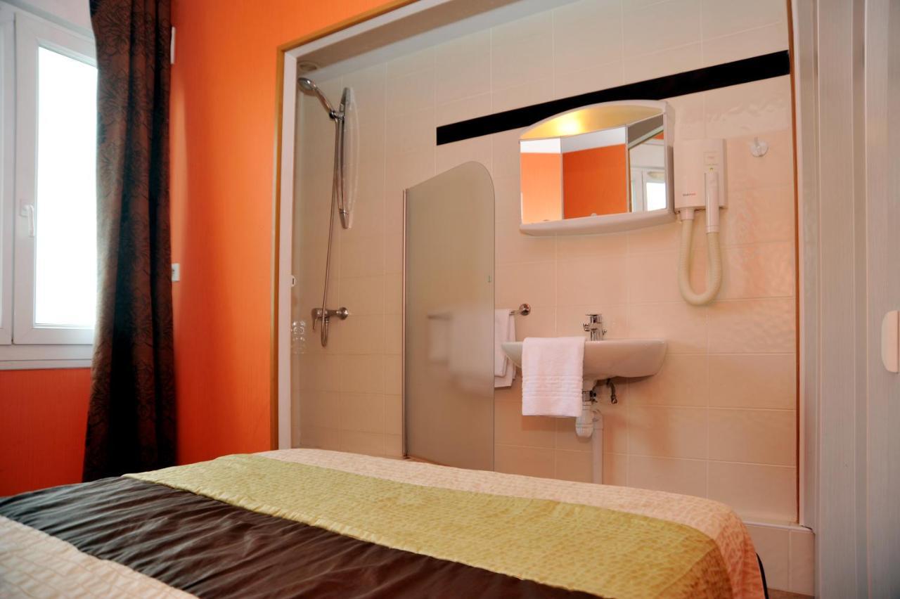 Hotel Les Rosiers La Rochelle  Zewnętrze zdjęcie